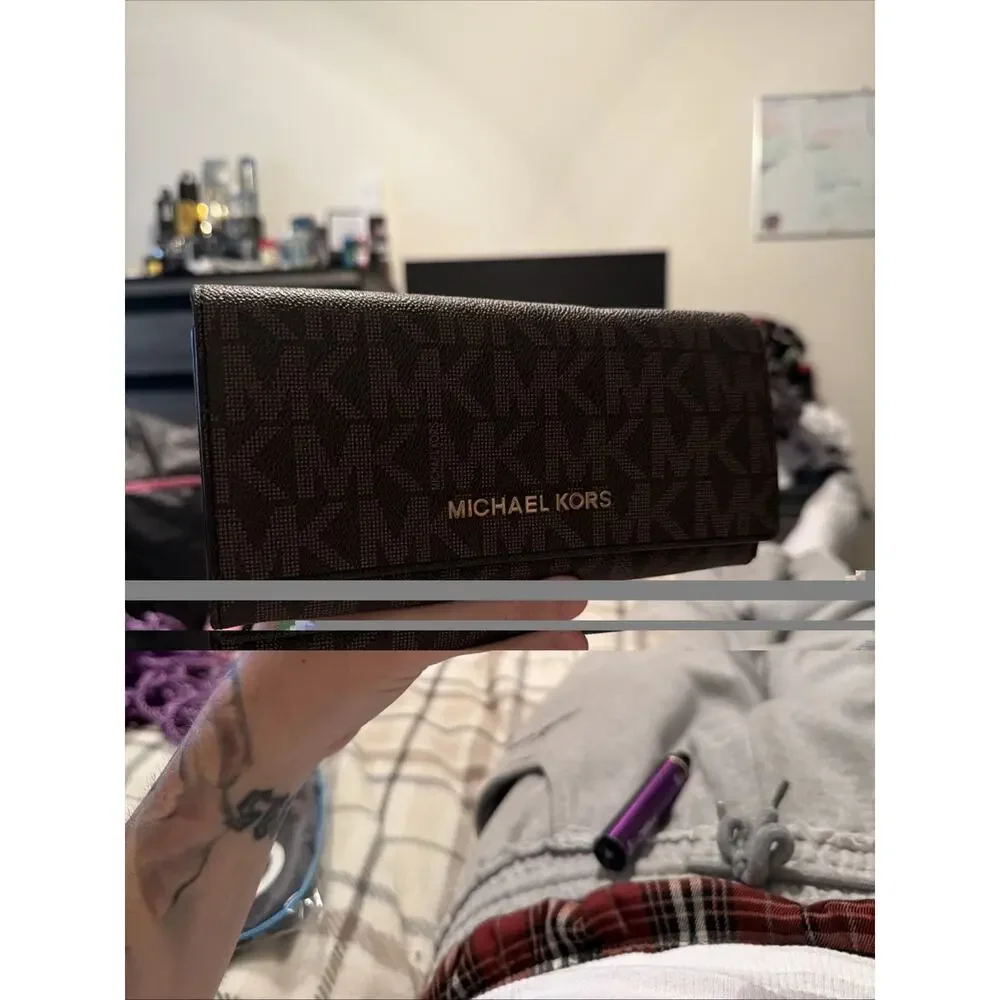 Michael Kors Clutch